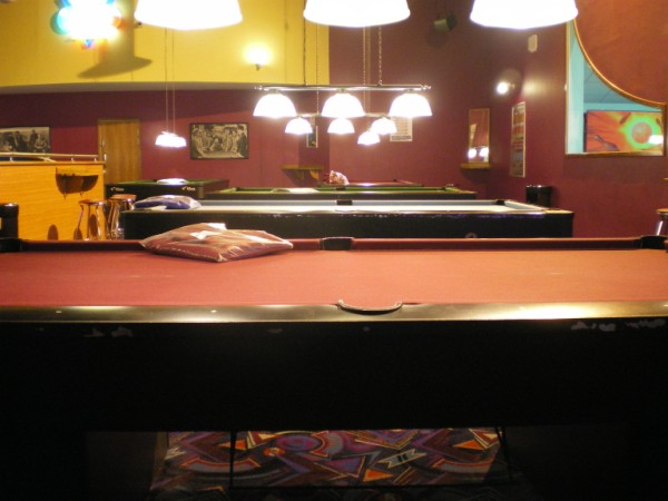 AMERICAN POOL TABLE IN RED