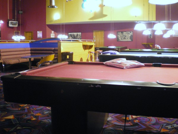 AMERICAN POOL IN RED