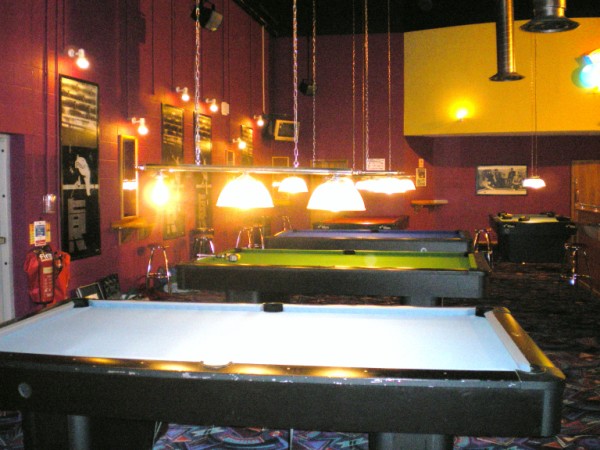 AMERICAN POOL TABLE IN BLUE